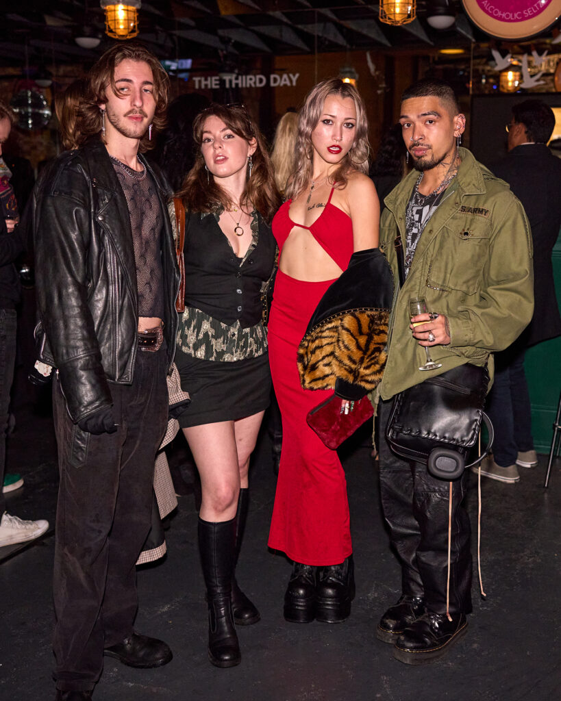 FASHION CROWD AT REVIVAL RUNWAY IV