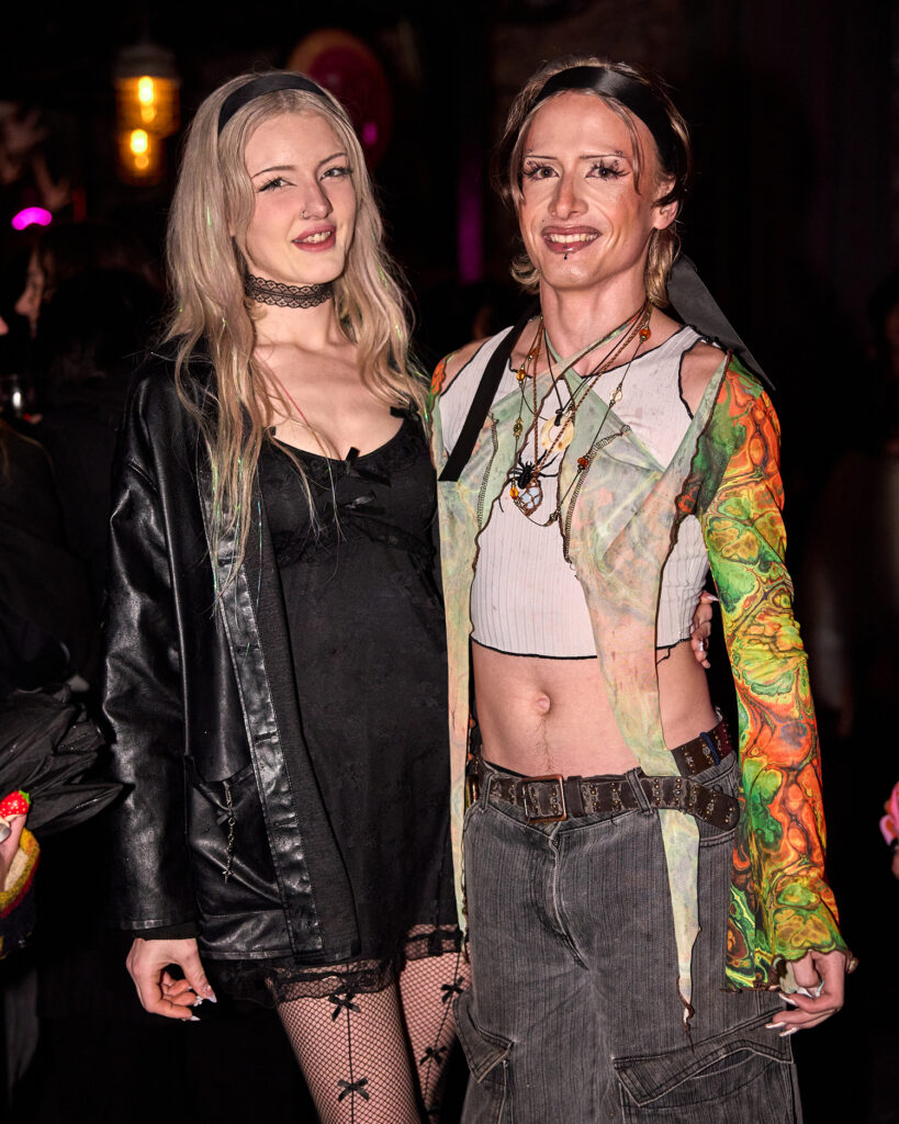FASHION CROWD AT REVIVAL RUNWAY IV