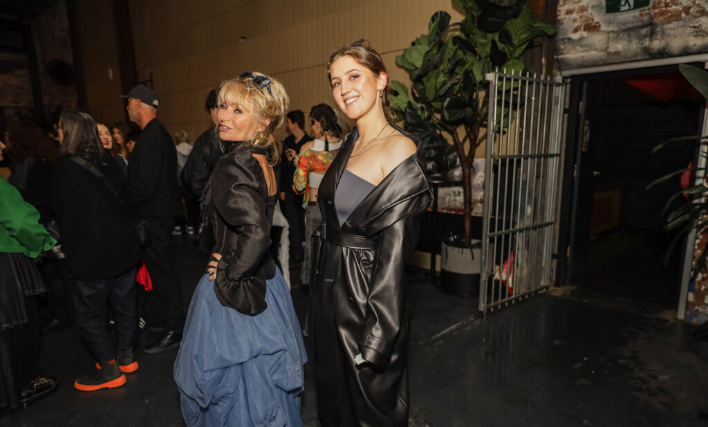 FASHION CROWD AT REVIVAL RUNWAY IV