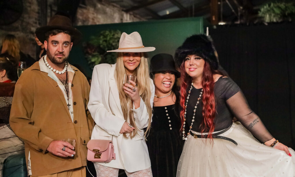 FASHION CROWD AT REVIVAL RUNWAY IV